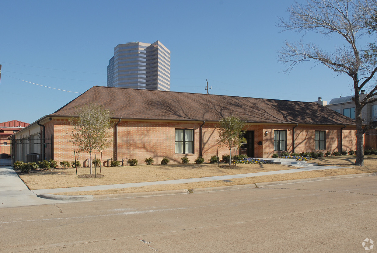 Building Photo - 5136 Del Monte Dr