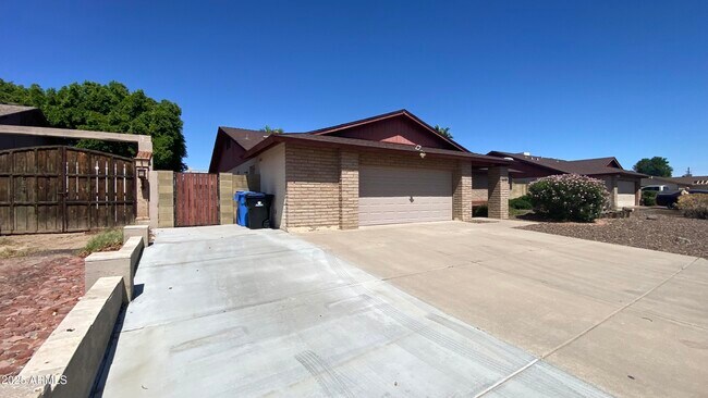 Building Photo - 16638 N 46th Ln