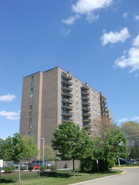 Foto del edificio - 16400 N Park Dr