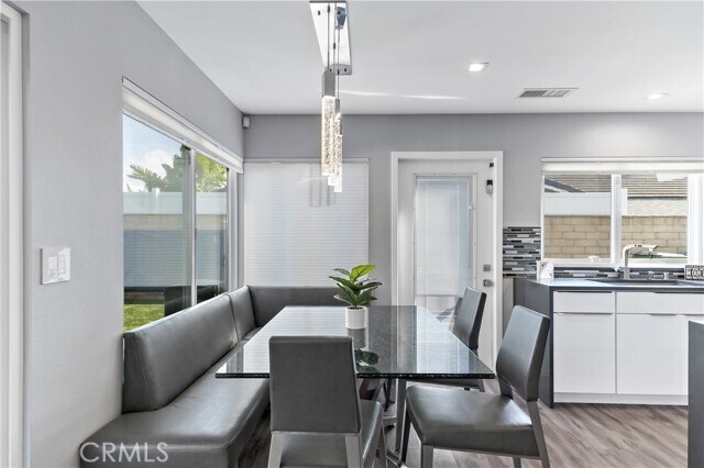 Foto del edificio - 8711 Mossford Dr