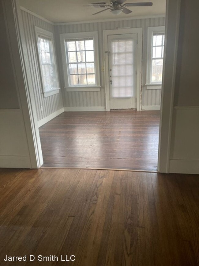 Building Photo - 2 br, 1 bath House - 1131 Northwest 42nd S...