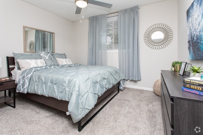 2BR, 2BA - 1185SF - Springdale Glen