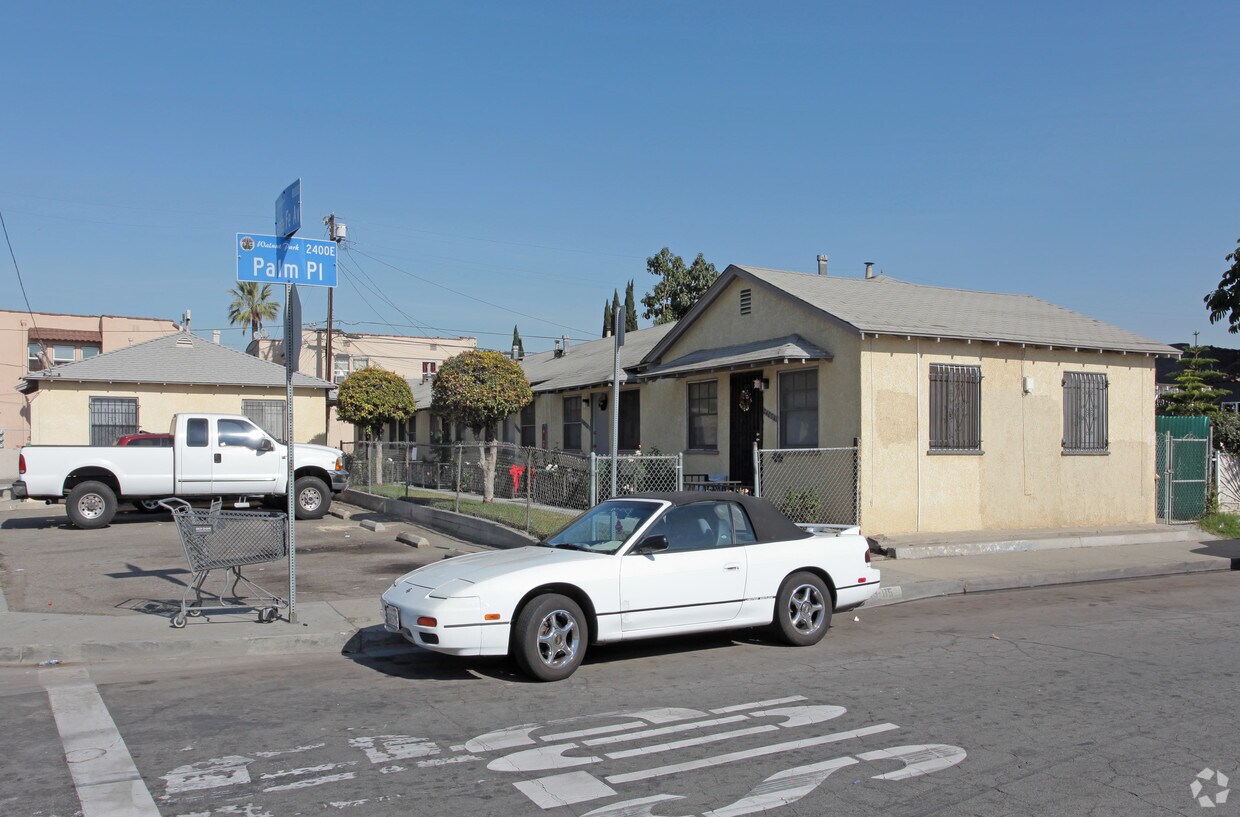 Primary Photo - 2401 Palm Pl