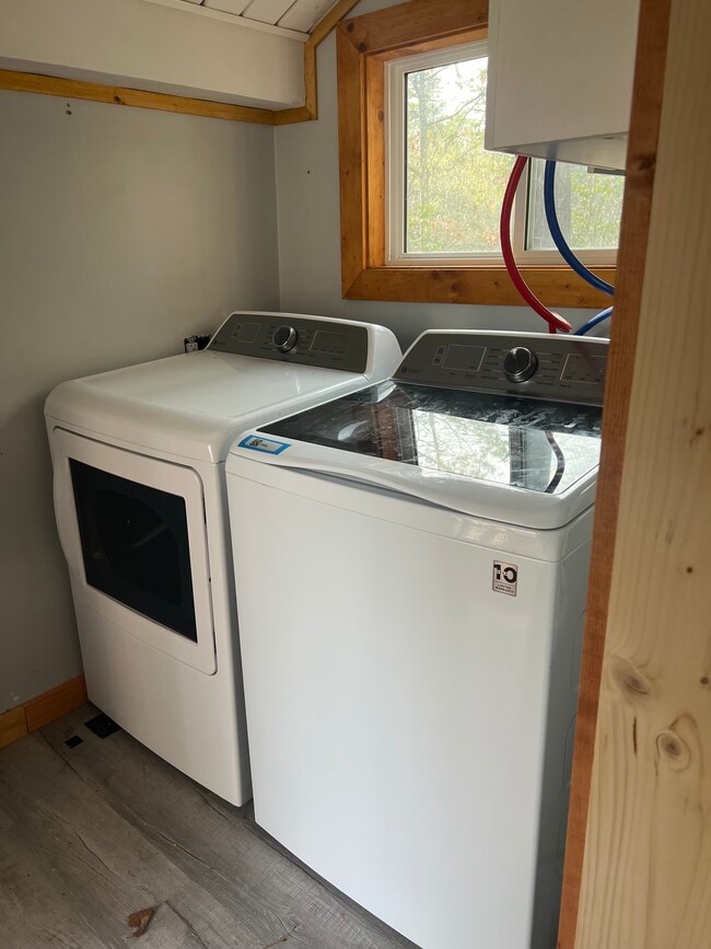 Building Photo - 338 Bear Cub Dr