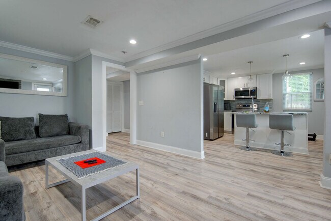 Building Photo - 1055 Peeples St SW
