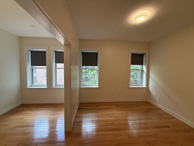 Building Photo - 367 Harvard St