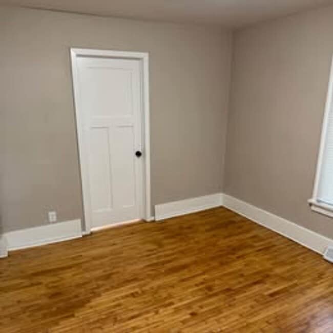 Building Photo - 2 Bedroom House for Rent