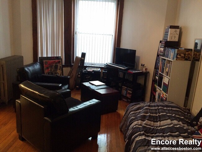 Building Photo - 26 Hemenway St