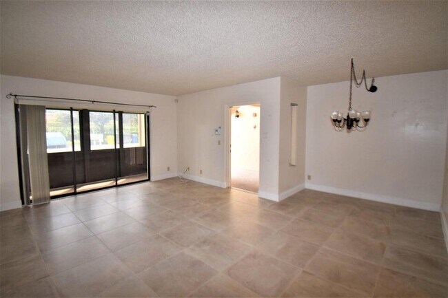 Foto del edificio - 2173 White Pine Cir