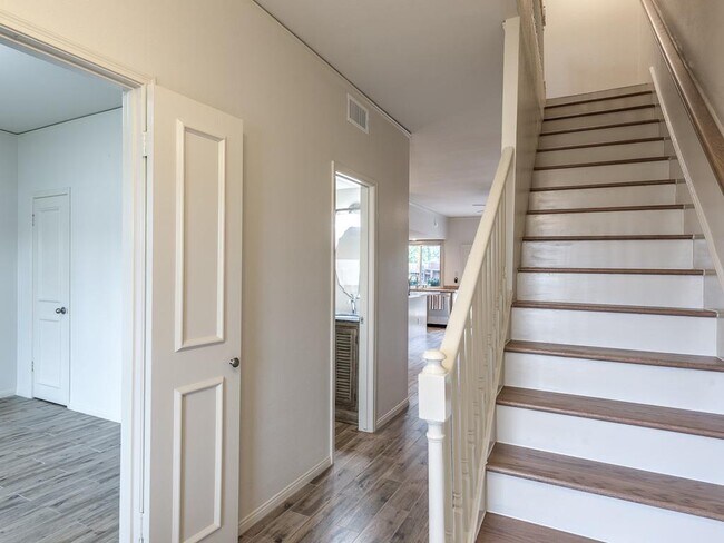 Foto del edificio - 14703 Barryknoll Ln