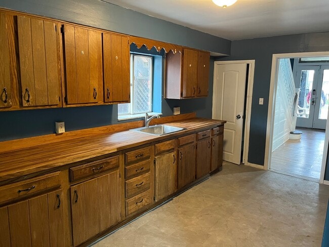 Photo - 226 Bausman St House