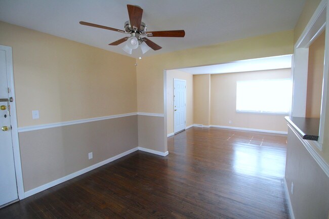Building Photo - 6818 W 76th St