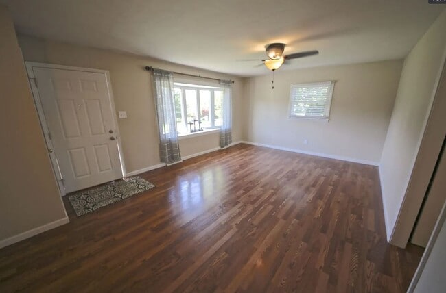 Building Photo - 5675 S Fairfax Rd