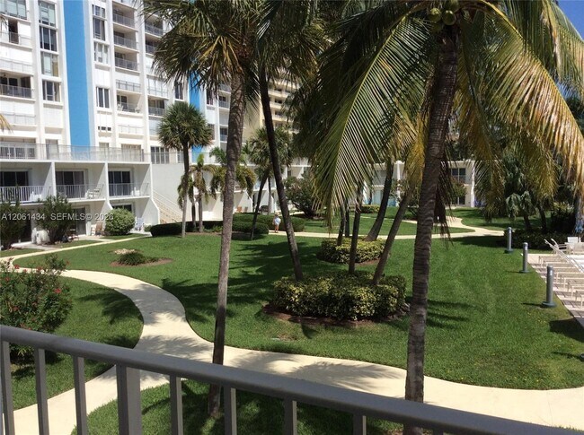 Foto del edificio - 881 Ocean Dr