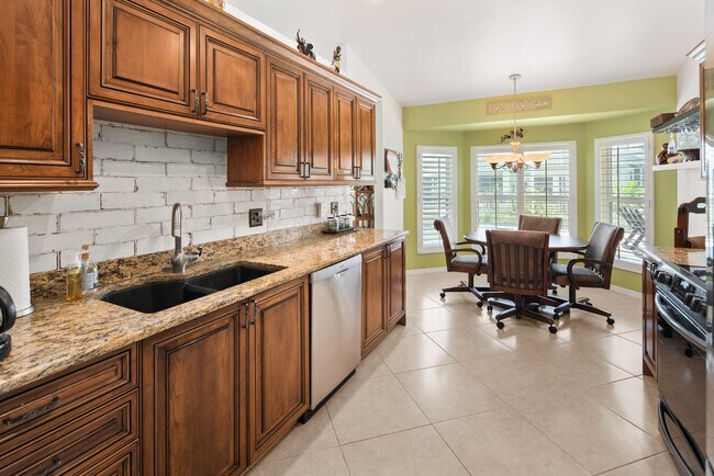 Kitchen - 190 Kirkwood St