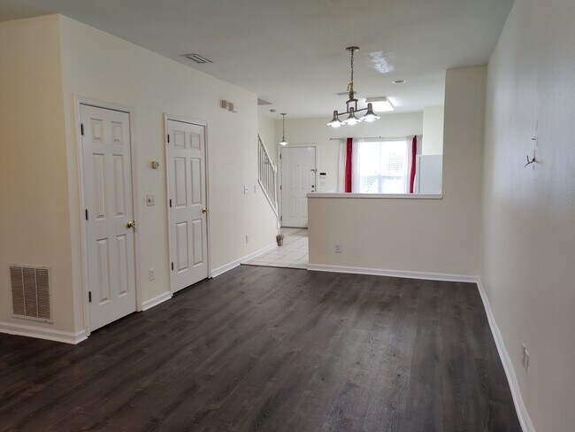 Foto del edificio - 3553 Twisted Tree Ln