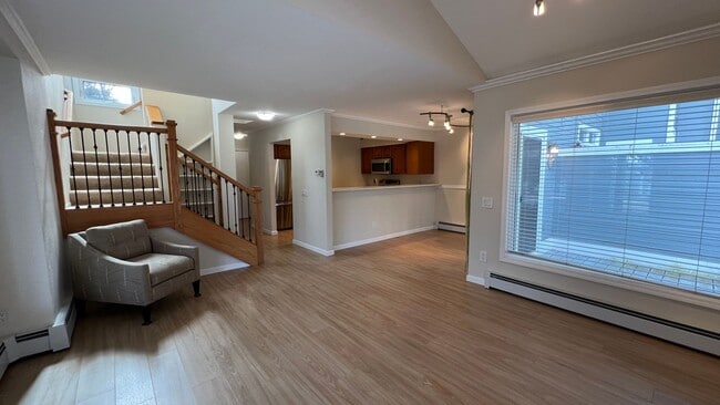 Building Photo - Lovely 2 Bedroom Townhouse Condo W/Garage - Corner Lot - Call Today!