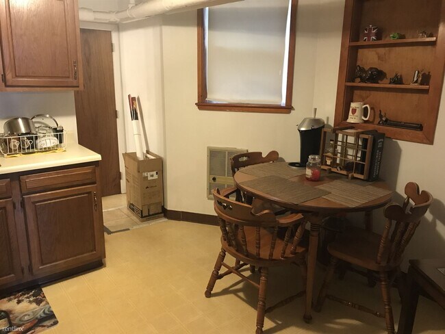 Building Photo - Studio, 1 bath 4plex - 27 Cameron Ave # 29