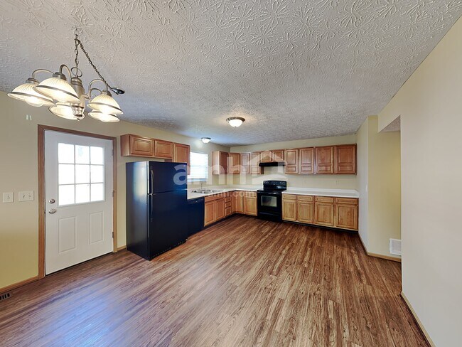 Building Photo - 7890 Fairfax Loop Drive