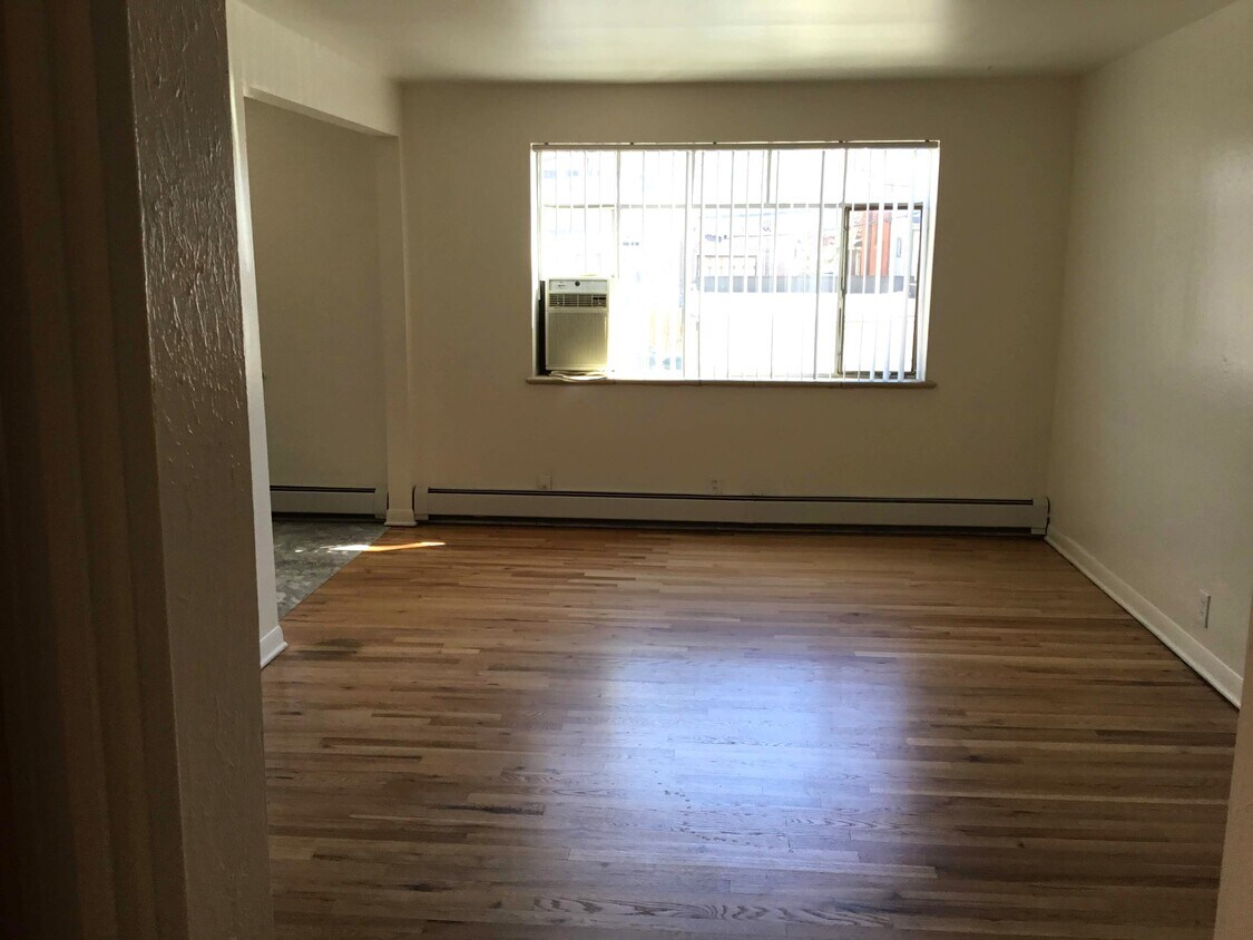 Primary Photo - 1350 Columbine St