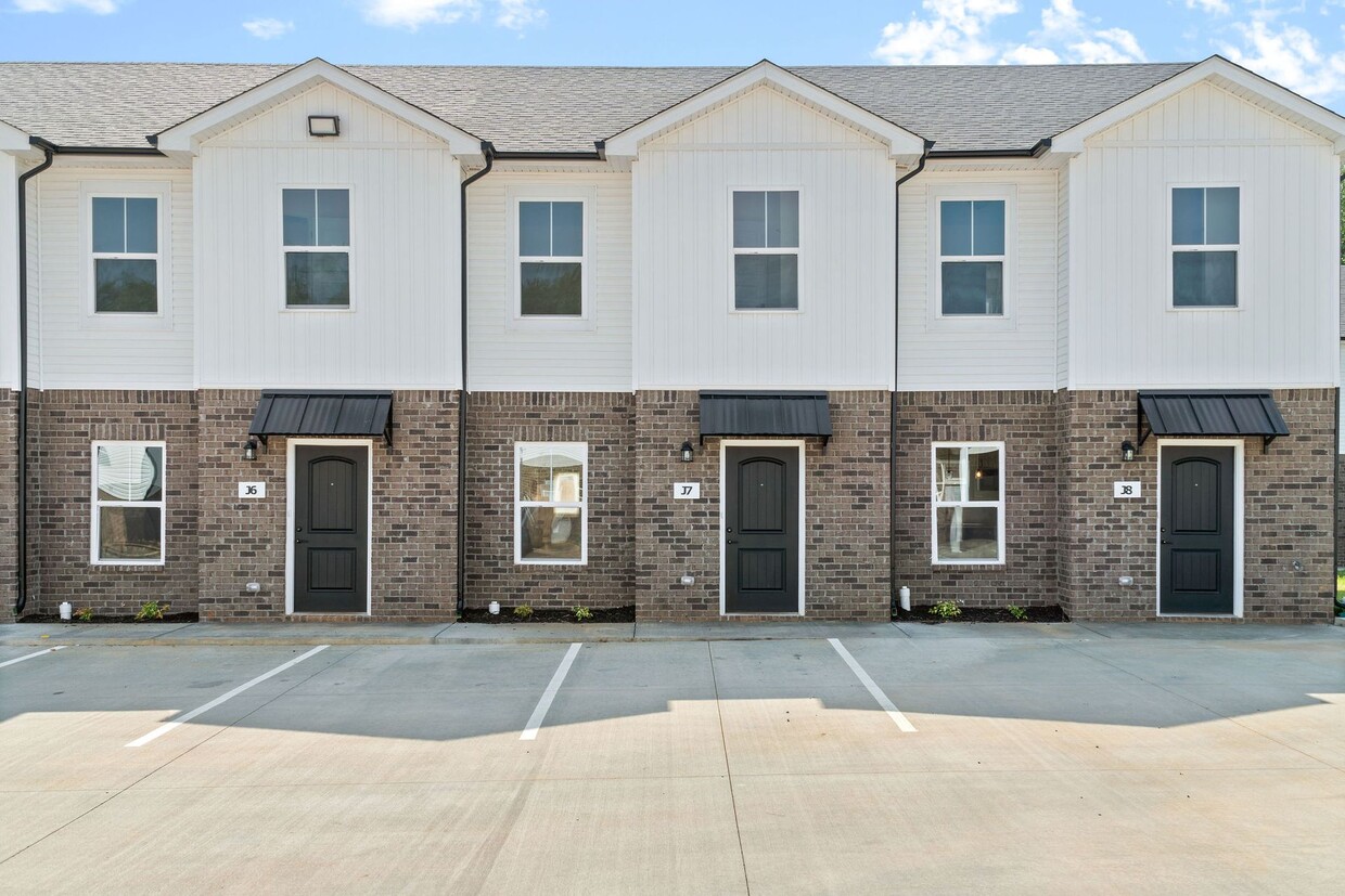 Alto Luxury Townhomes 874 Needmore Rd Clarksville, TN Apartments for Rent in Clarksville