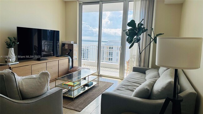 Foto del edificio - 801 Brickell Key Blvd