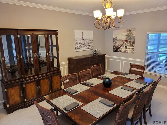 Foto del edificio - 13 Woodbury Dr