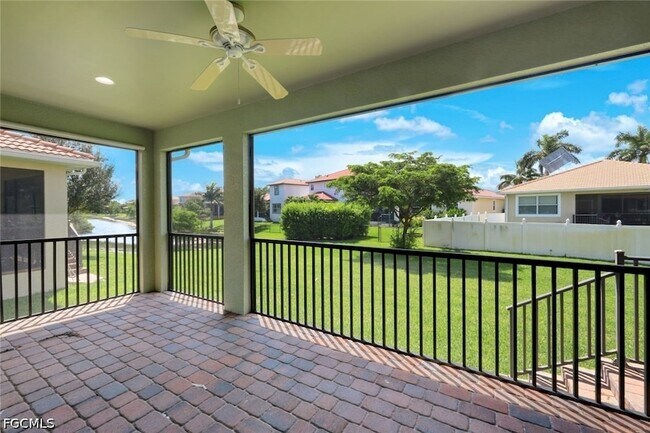 Foto del edificio - 8649 Banyan Bay Blvd