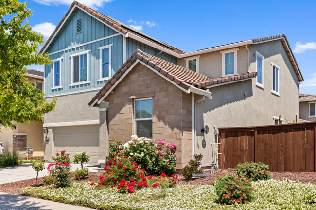 Building Photo - 4560 White Sage St