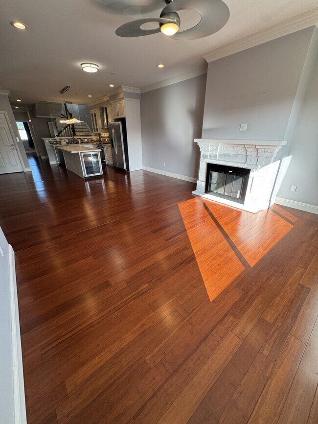 Photo - 1334 Anza St Apartment