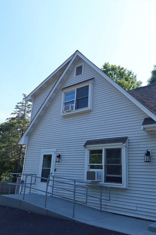 Building Photo - 15 Melcher St