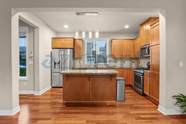 Foto del edificio - 18232-18236 36 Ave SE