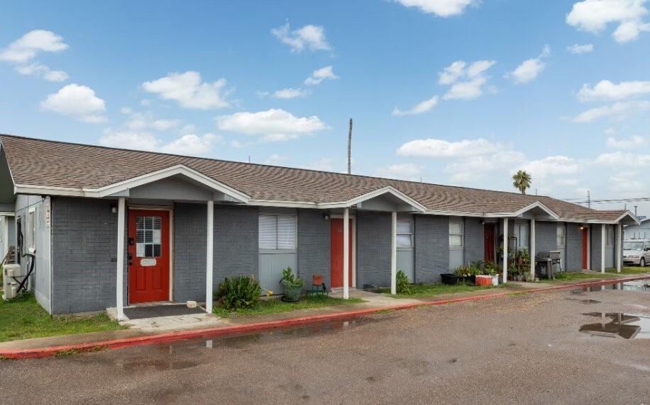 Foto principal - 1010 Behmann St