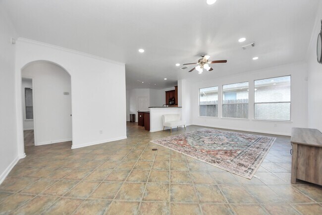 Foto del edificio - 7330 Jacobs Well Dr