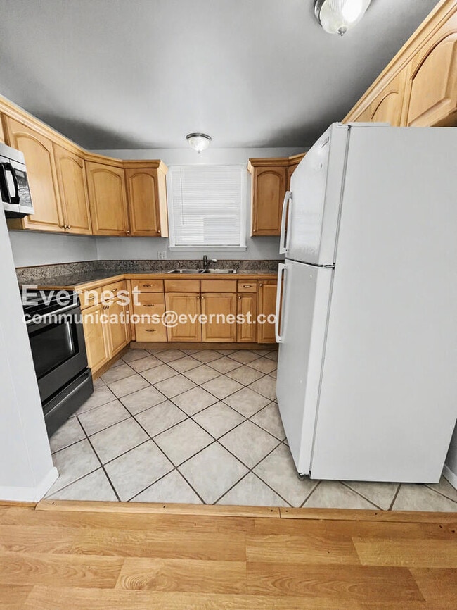 Foto del edificio - 613 Hillsboro Rd