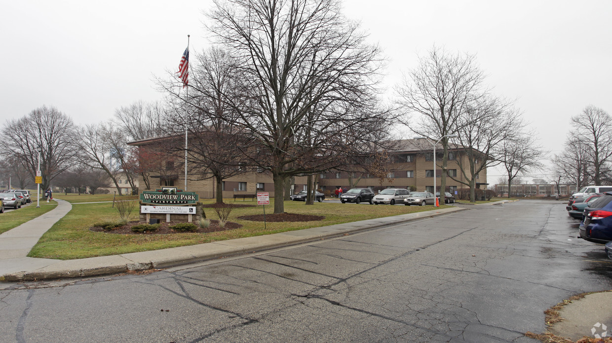 Foto del edificio - Woodview Park Apartments