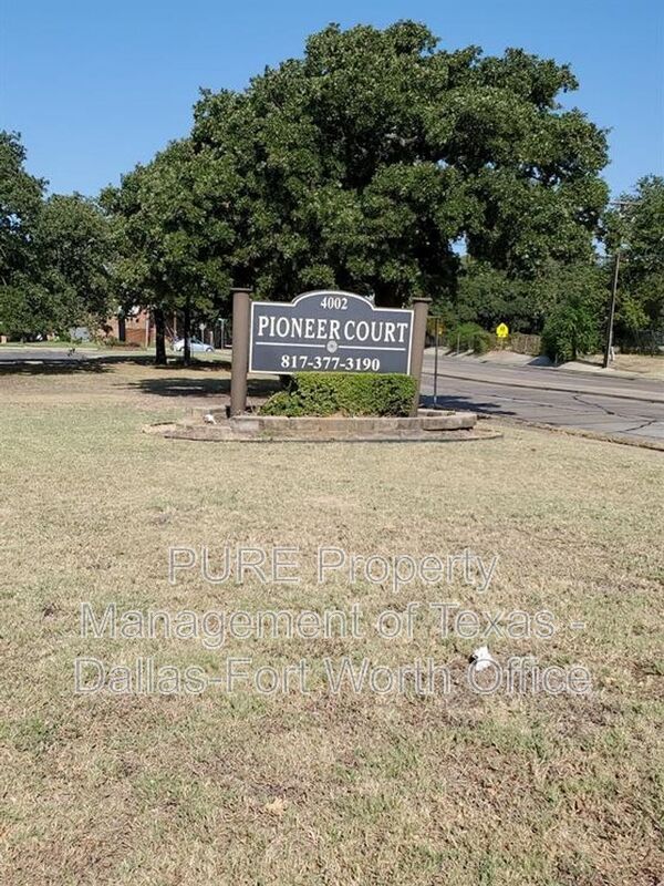 Foto principal - 4004 W Pioneer Dr