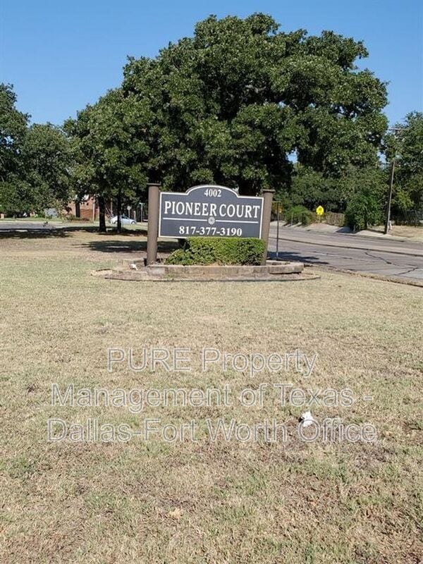 Photo - 4004 W. Pioneer Dr.