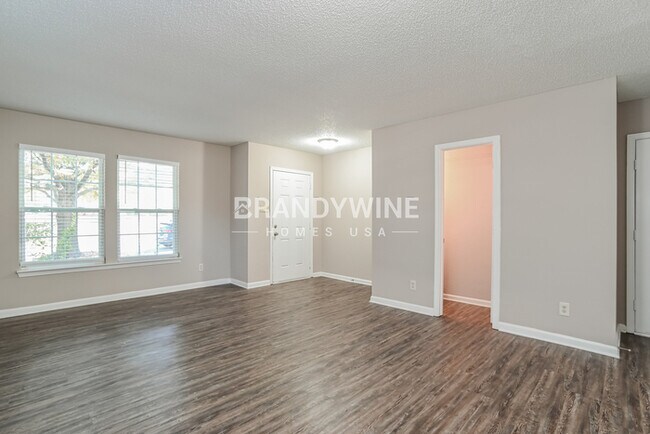 Building Photo - NEW LOWER RENTAL RATE LEASING SPECIAL: Rec...