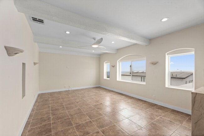 Building Photo - 3307 Highland Ave