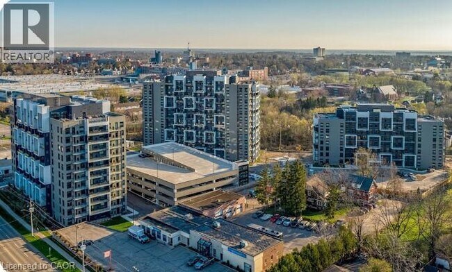 Photo du bâtiment - 460b Belmont Ave W