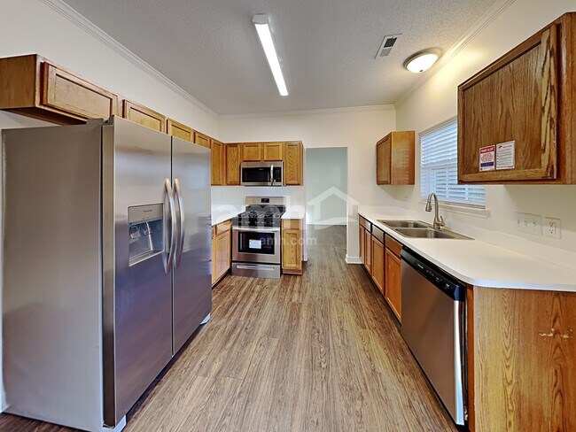 Foto del edificio - 6116 Firethorne Ln