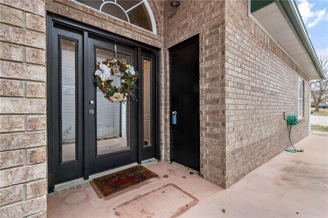 Building Photo - 11073 Club House Pkwy