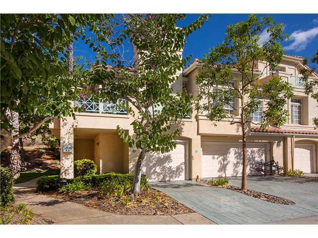 Foto del edificio - Beautiful 2 Bed, 2 Bath Sabre Springs Townhome with 1 Car Garage
