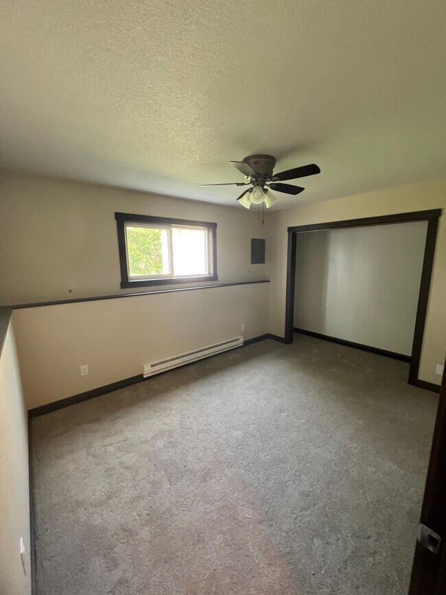 Dormitorio 1 - 505 Evergreen Dr