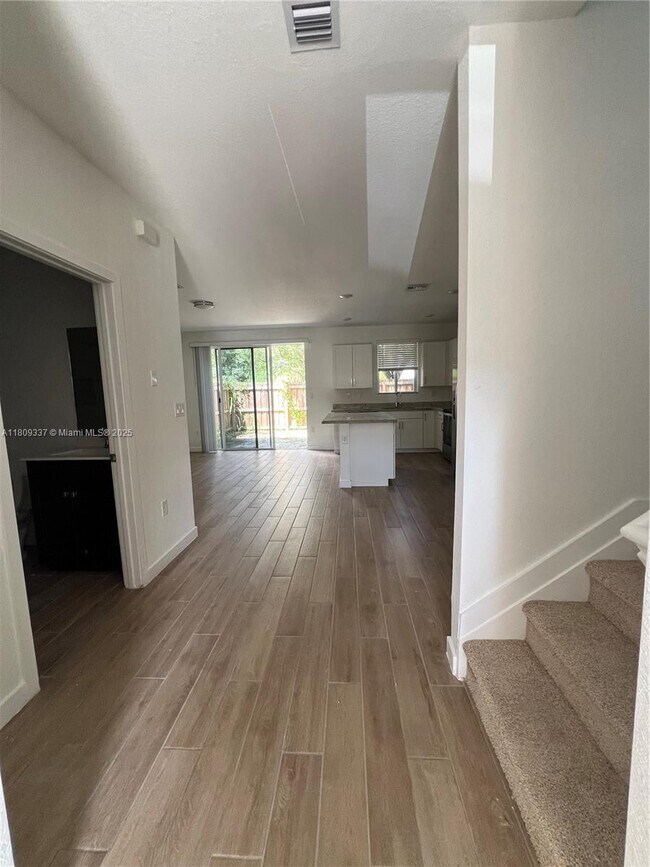 Foto del edificio - 2325 SE 10th St