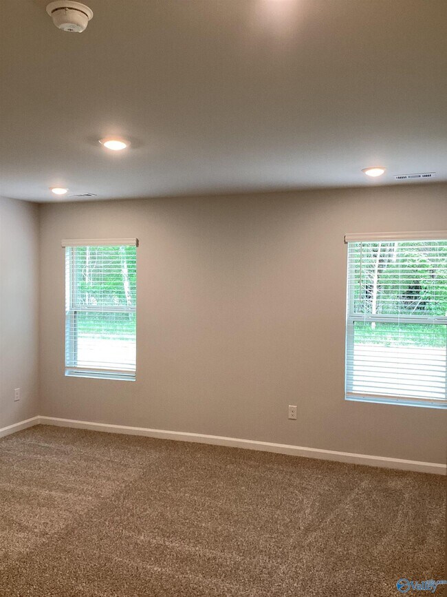 Building Photo - 414 Jackson Pt Cir