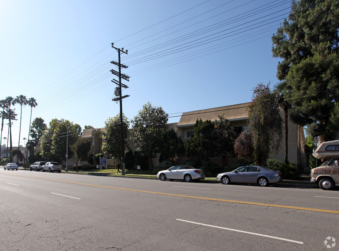 Building Photo - Beverly Hills Apartments