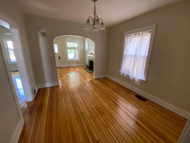 Foto del edificio - 1539 Adams St