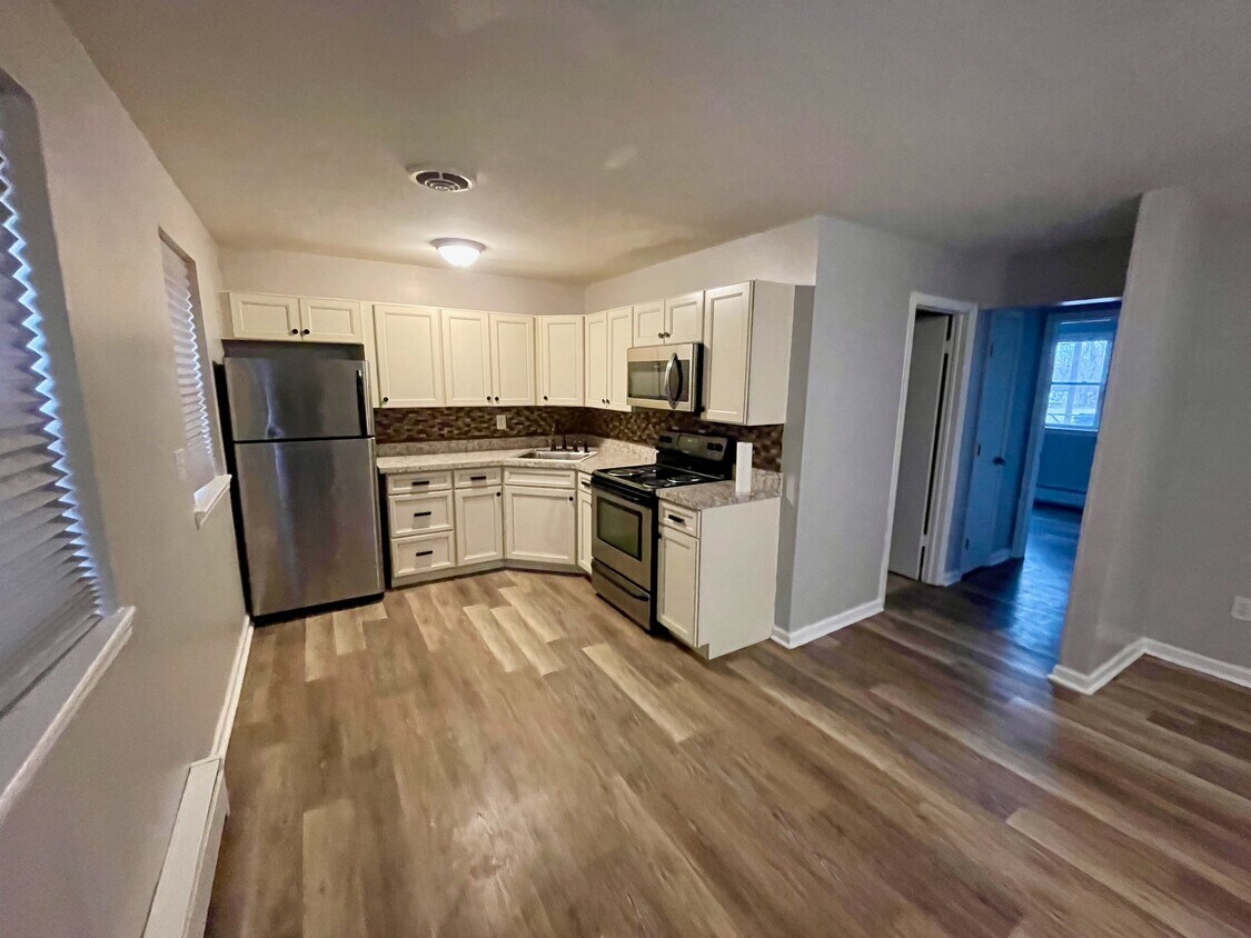 Kitchen - 58 Emmett St